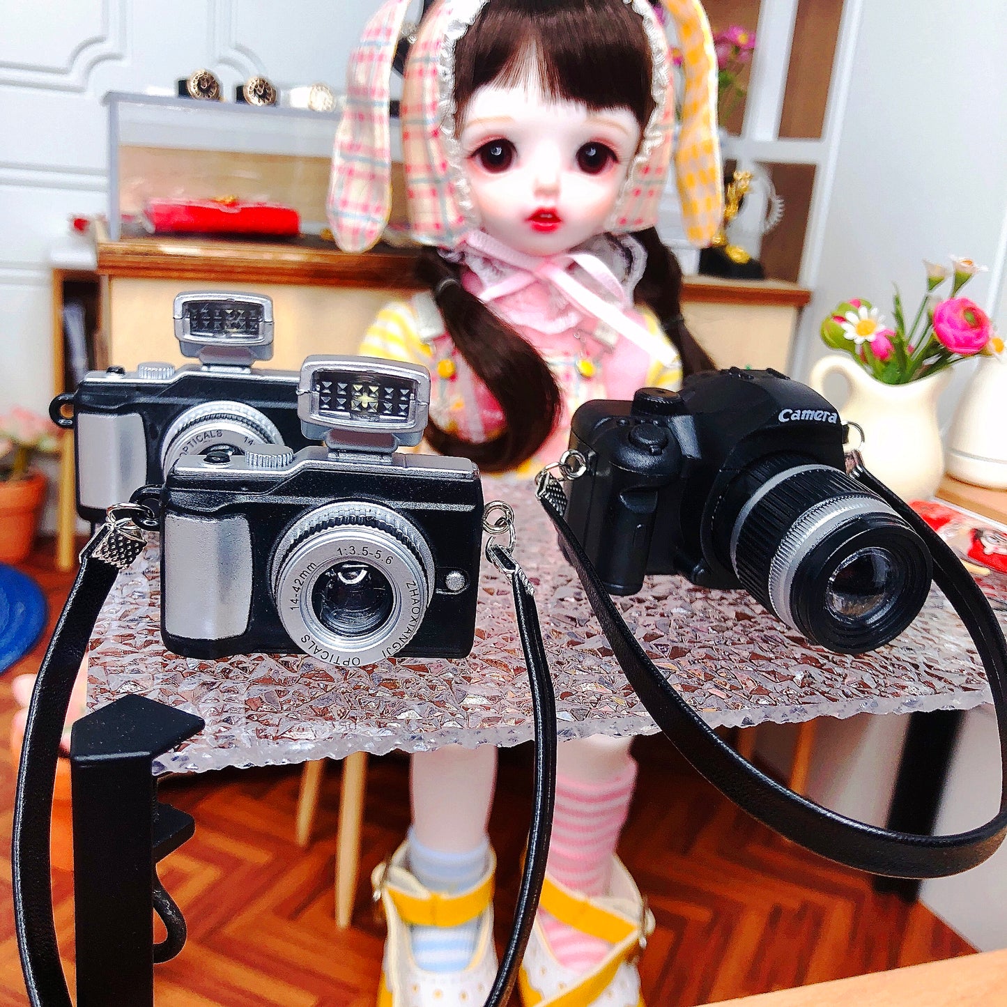 pamonrueer 4 Pcs Digital Camera Products Package Miniature SLR Camera Mini Camera Ornament Vintage Camera Model Digital SLR Camera Dollhouse Decoration Accessories Photography Props